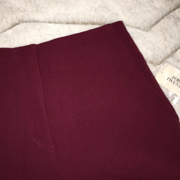 High-waisted Woven Shorts - Picture 2 of 4